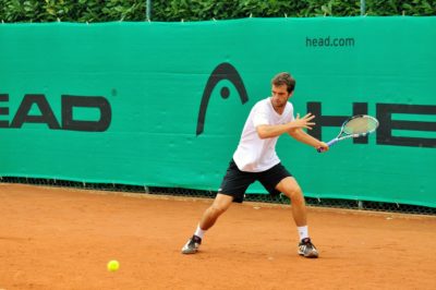 THE PSYCHOLOGY OF MATCH PLAY IN TENNIS