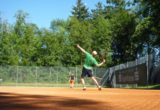 THE PSYCHOLOGY OF SINGLES AND DOUBLES IN TENNIS